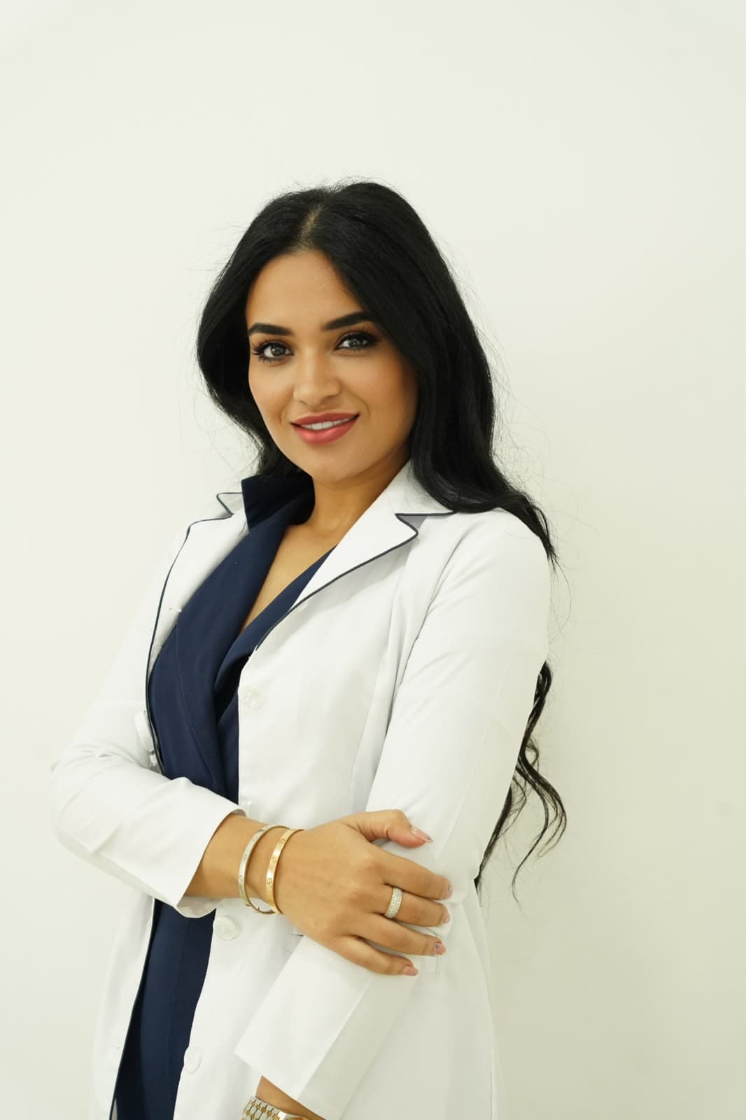 Mona — Aesthetic Practitioner & Clinical Trainer